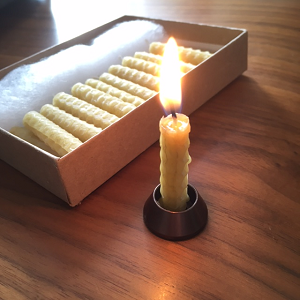 Why Choose Beeswax Candles? Health, Environment & The Best Candles –  hivetohomecandleco